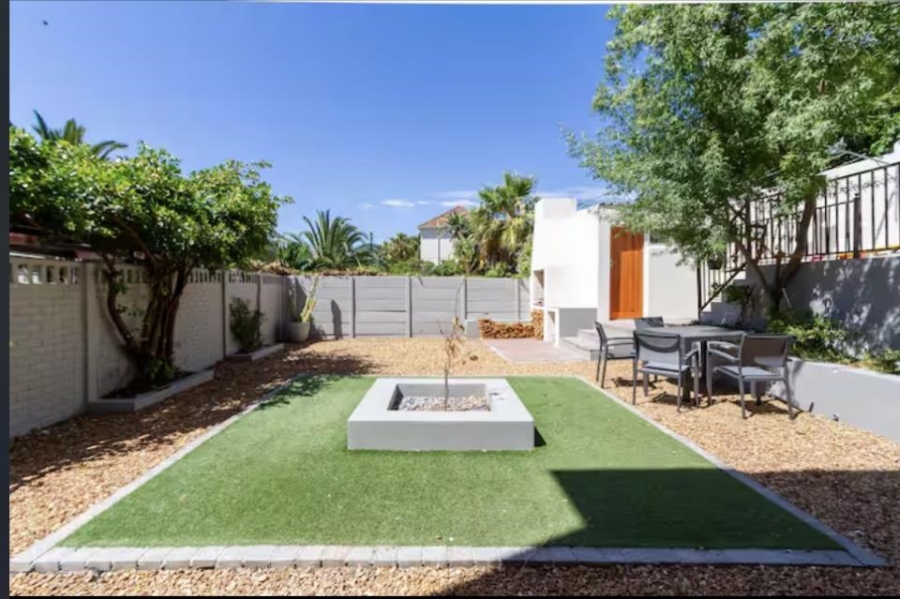 To Let 3 Bedroom Property for Rent in Sea Point Western Cape
